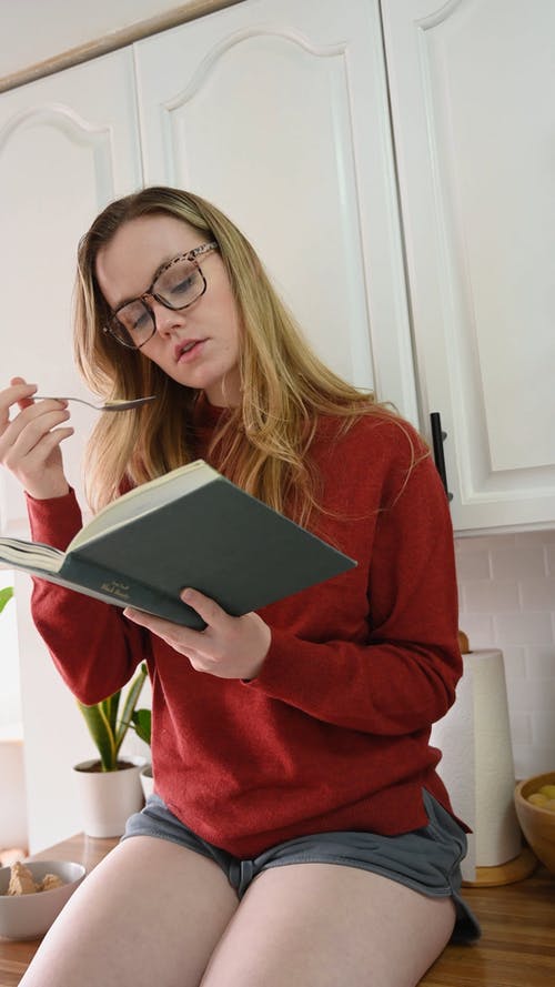 有关休闲, 吃, 在家的免费素材视频