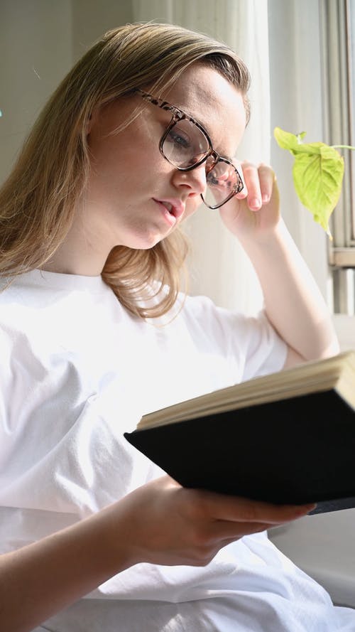 有关＃室内, 人, 垂直视频的免费素材视频