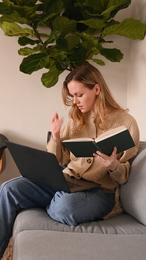 有关3C用品, 书呆子, 互联网的免费素材视频