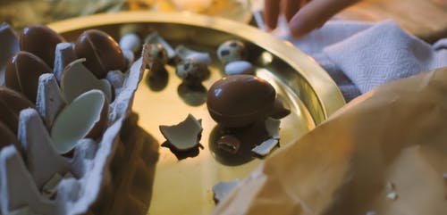 有关人, 巧克力, 复活节彩蛋的免费素材视频