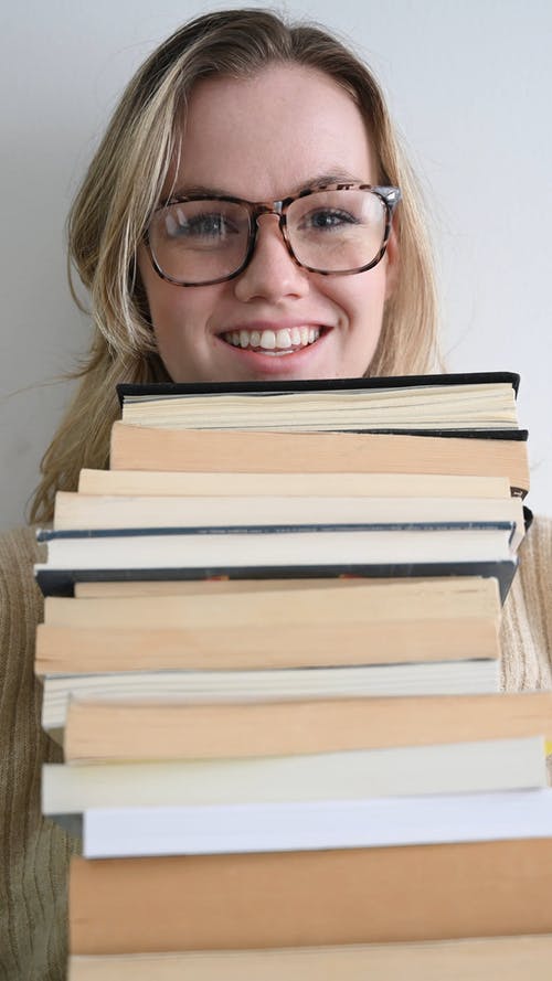 有关书呆子, 图书, 垂直视频的免费素材视频