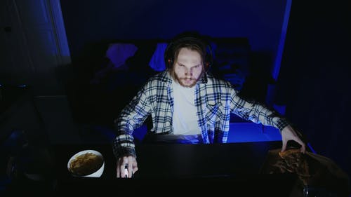 有关人, 受挫, 多任务的免费素材视频