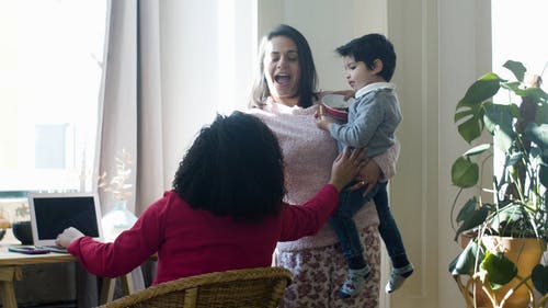 有关人, 儿童, 同性父母的免费素材视频