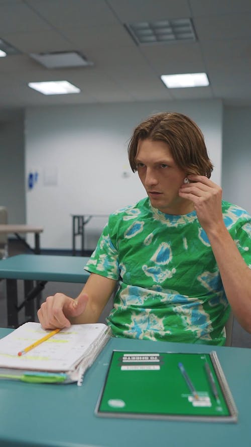 有关人, 作弊, 作弊码的免费素材视频