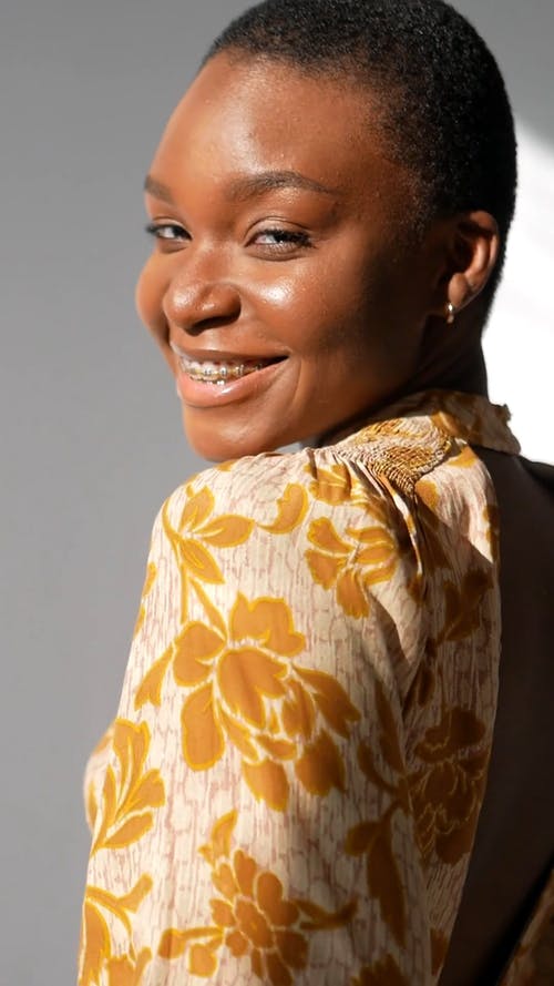 有关优雅, 垂直视频, 女人的免费素材视频