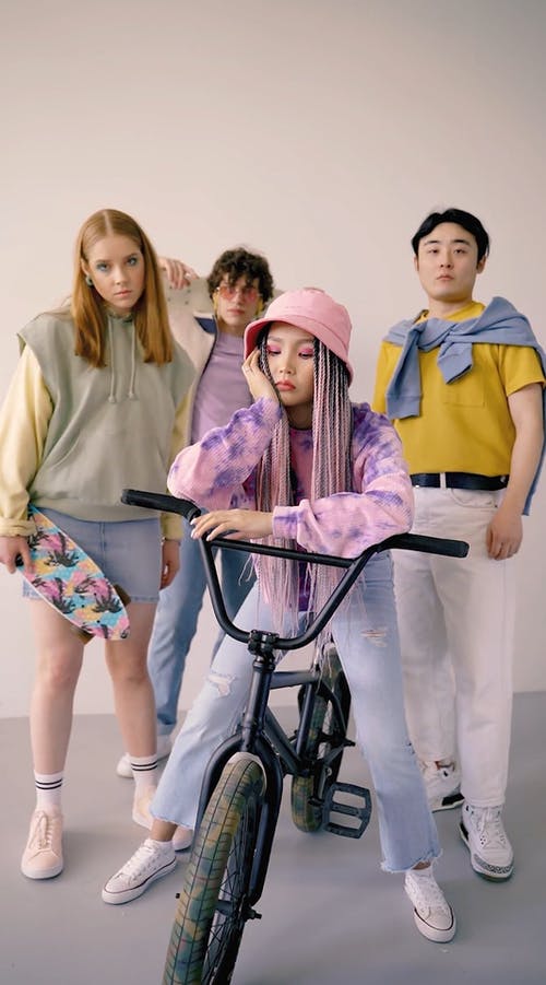 有关一起, 便士板, 垂直视频的免费素材视频