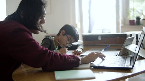 有关人, 功课, 在hjome的免费素材视频