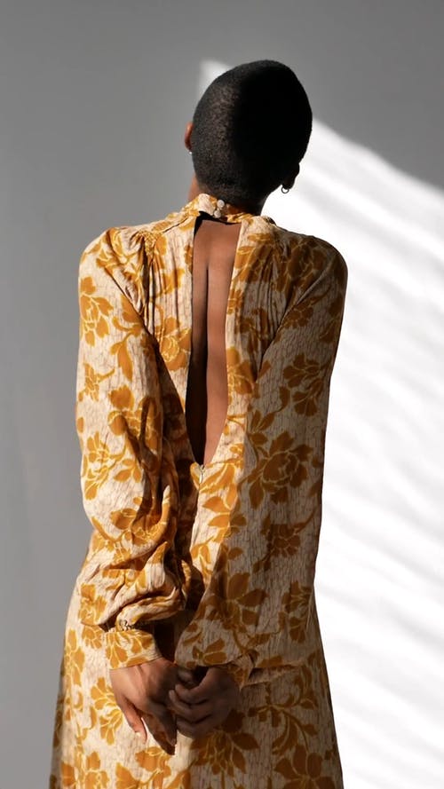 有关垂直视频, 女性, 摆姿势的免费素材视频