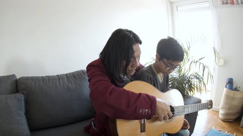 有关人, 儿子, 原声吉他的免费素材视频