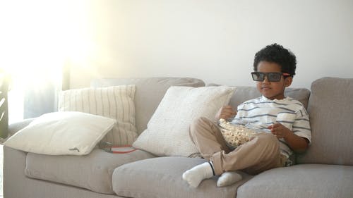 有关3d眼镜, Throw Pillows, 双腿交叉的免费素材视频