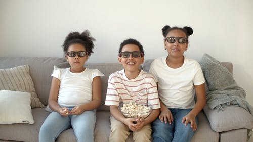 有关3d眼镜, Throw Pillows, 兄弟姐妹的免费素材视频