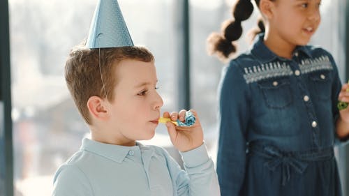 有关吹, 小孩, 爱玩的的免费素材视频