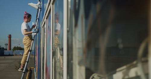 有关下降, 创作的, 喷雾罐的免费素材视频