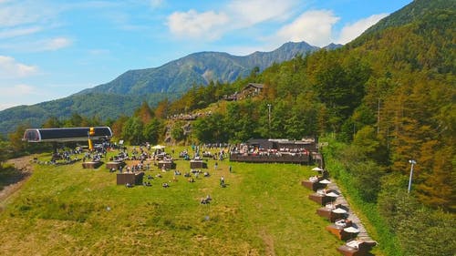 有关人群, 从上面查看, 山的免费素材视频