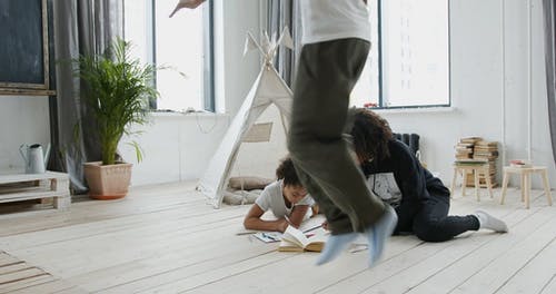 有关严肃, 图书, 女人的免费素材视频