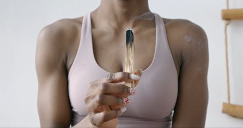 有关女人, 平静, 抽烟的免费素材视频