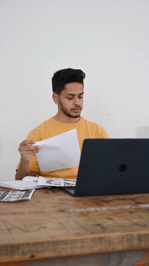 有关人, 印刷的, 图片的免费素材视频