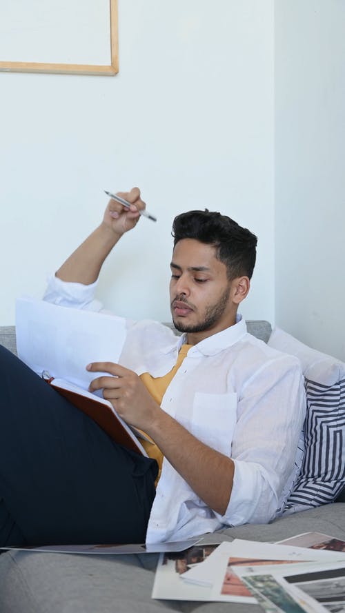 有关人, 分析, 严肃的免费素材视频