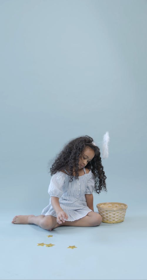 有关光环, 坐, 垂直视频的免费素材视频