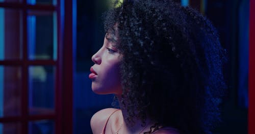 有关侧面轮廓, 化妆, 年轻女子的免费素材视频