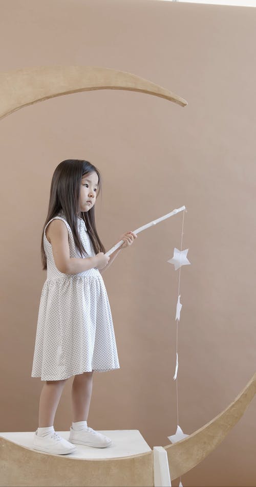 有关儿童, 半月, 可爱的免费素材视频