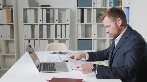 有关上班服, 人, 侧面图的免费素材视频