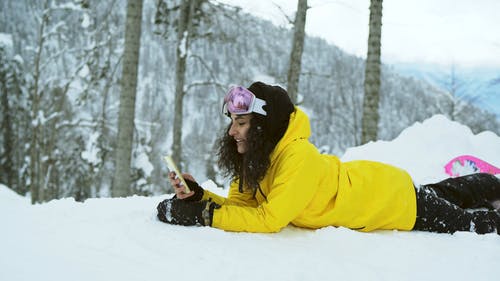 有关冬季, 冬衣, 大雪覆盖的免费素材视频