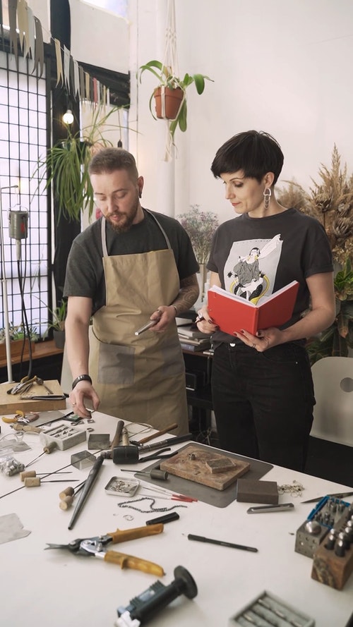 有关人,商业,垂直视频的免费素材视频