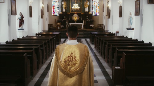 有关chasuble,人,从后面的免费素材视频