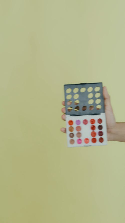 有关促销, 化妆, 垂直视频的免费素材视频