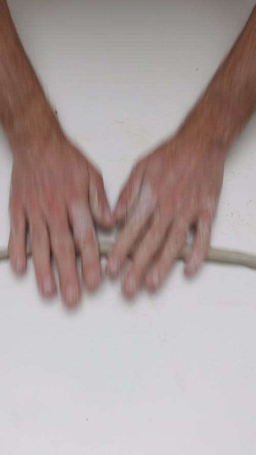 有关在桌子上, 垂直视频, 手的免费素材视频