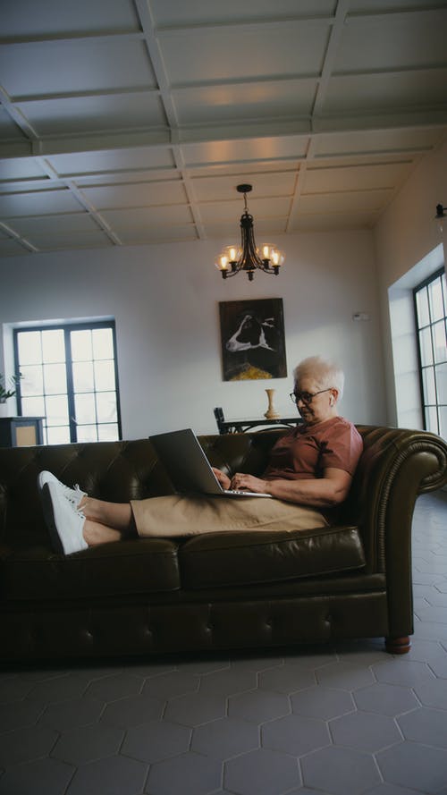 有关女人, 客厅, 室内的免费素材视频