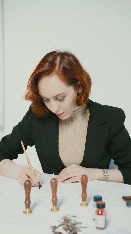 有关古董, 坐, 垂直视频的免费素材视频