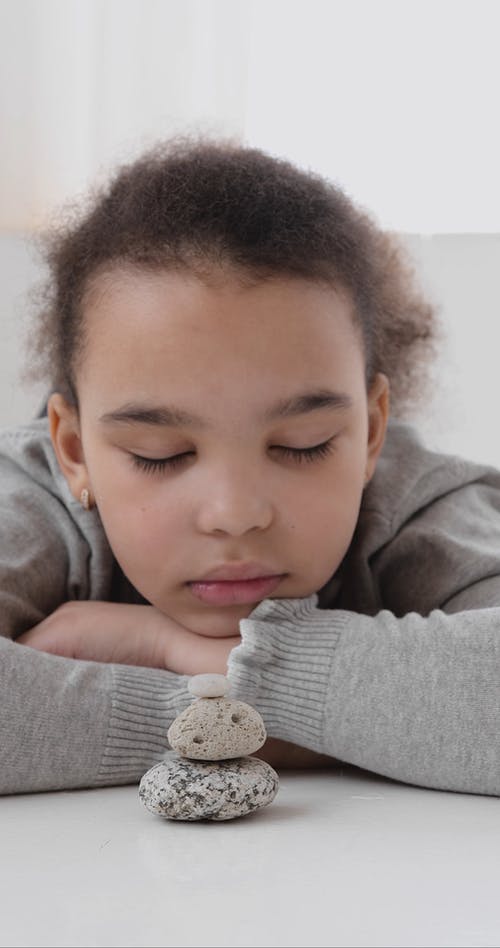 有关休息, 儿童, 卵石的免费素材视频