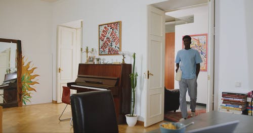 有关倾注, 内部, 吃的免费素材视频