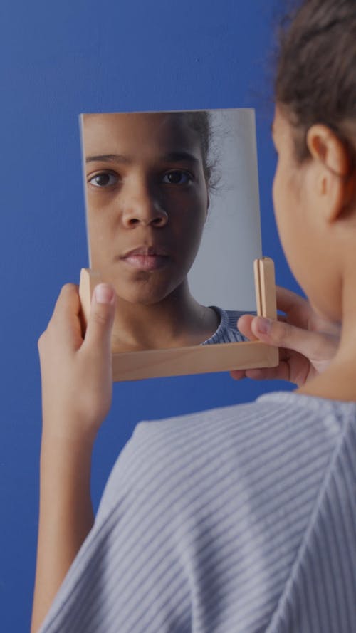 有关儿童, 反射, 垂直视频的免费素材视频