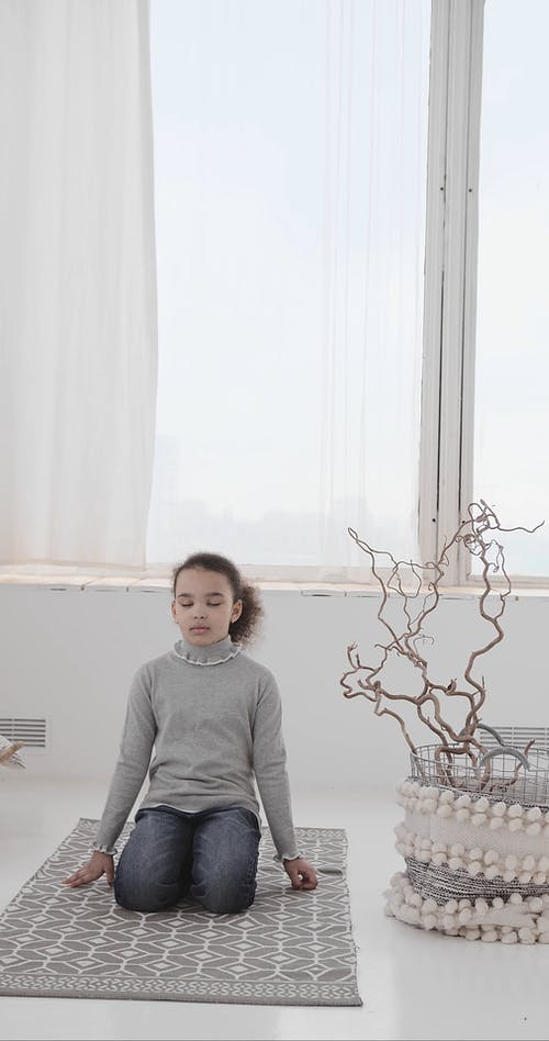 有关儿童, 在家, 垂直视频的免费素材视频