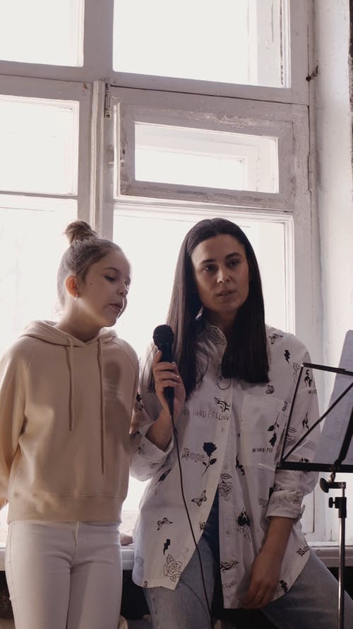 有关一起, 唱歌, 垂直视频的免费素材视频