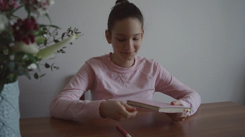 有关女孩,女性,室内的免费素材视频