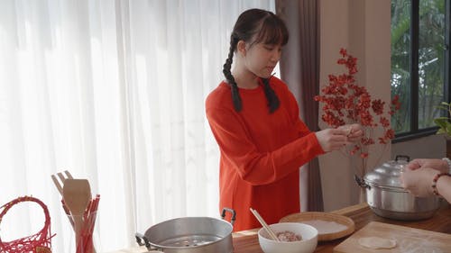 有关亚洲食品, 刘海, 在家的免费素材视频