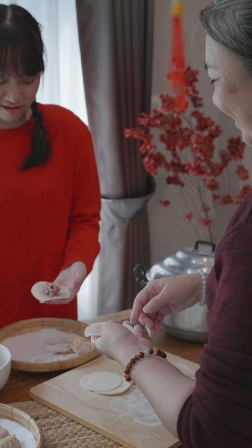 有关亚洲食品, 在家, 垂直视频的免费素材视频