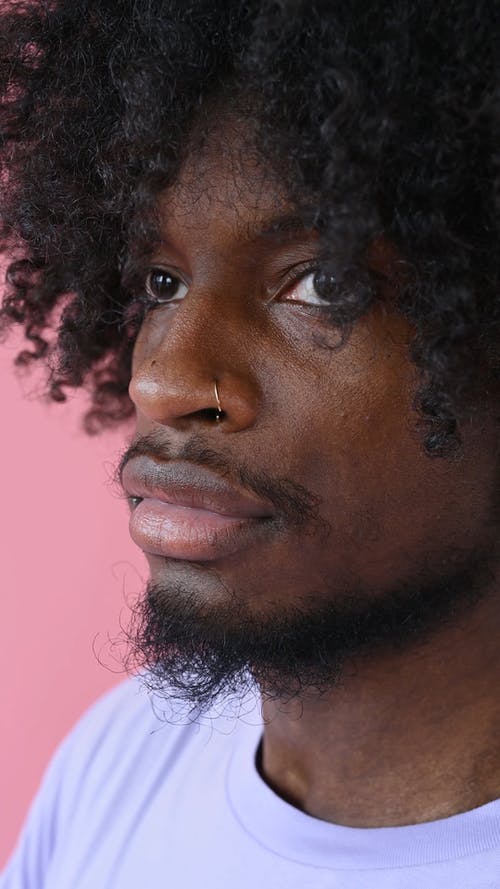 有关人, 严肃, 坐的免费素材视频