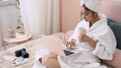 有关＃室内, 3C用品, 人的免费素材视频