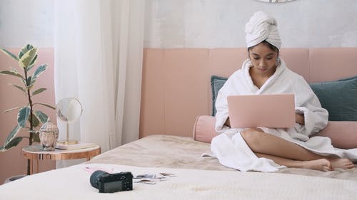 有关＃室内, 3C用品, 人的免费素材视频