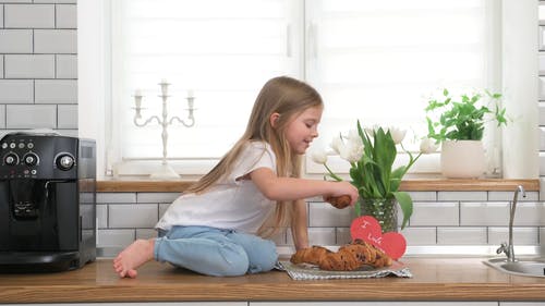 有关台面, 吃, 咖啡机的免费素材视频