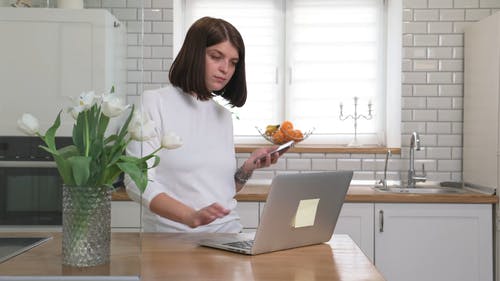 有关3C用品, 下沉, 互联网的免费素材视频