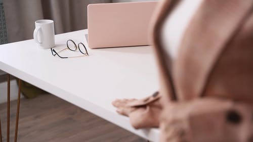 有关人, 室内, 持械抢劫的免费素材视频