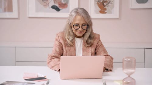 有关人, 内部, 在家的免费素材视频