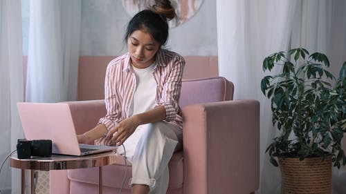 有关互联网, 充电, 商业的免费素材视频