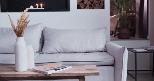 有关Throw Pillows, 中心表, 修理的免费素材视频